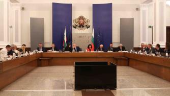 Почти никой не харесва „възможния бюджет“ на Теменужка Петкова