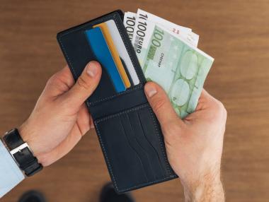 Вечерни новини: България не покрива критерия за еврозоната; Почти никой не харесва бюджета на Петкова