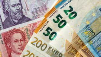 Q&A: По какъв начин и при какви условия ще влезе еврото в България?