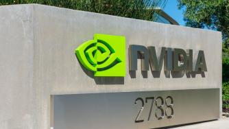 Хедж фондовете разпродават американски технологични акции