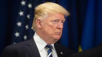 Тръмп ще продава „златни карти“ на чужденци