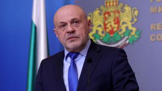 Томислав Дончев все пак ще спасява парите по ПВУ, но с две завързани ръце