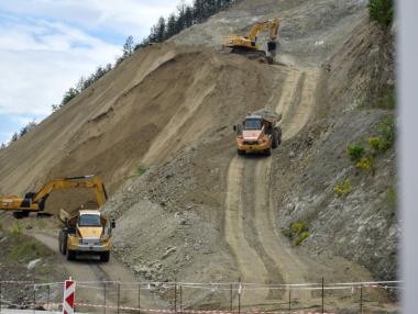 Укрепването на пътя Ботевград – Лютидол поскъпва с още 57 млн. лв.