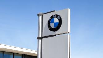 Заплахата на Тръмп за 25% мита удари акциите на европейските автопроизводители