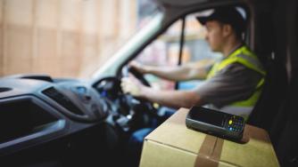 Куриерските услуги поскъпнаха – как ще се отрази на е-търговията и потребителите?