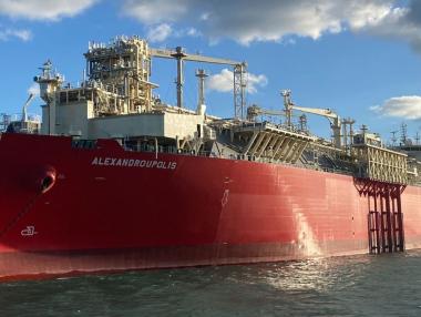 LNG терминалът в Александруполис остава затворен още месец