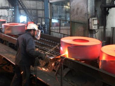 Криза в европейската стоманодобивна индустрия: ЕС търси спешни решения