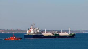 Вечерни новини: САЩ спират военната помощ за Украйна; Старт на световната търговска война