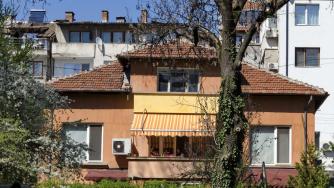 Търсенето намалява, цените не: Какво се случва с къщите в София?