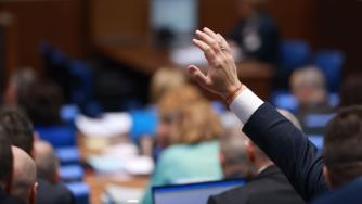 „Да бъдем реалисти“: Социалният бюджет мина на първо четене с „дупки“ навсякъде