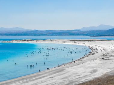 „Малдивите на Турция“: Зашеметяващо древно езеро привлече вниманието на учени