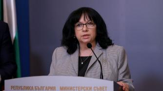 „Не виждам проблем“: Петкова защити идеята си да финансира държавни фирми с дълг