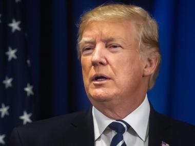 Тръмп обвини „глобалистите“ за масовите пазарни разпродажби в САЩ