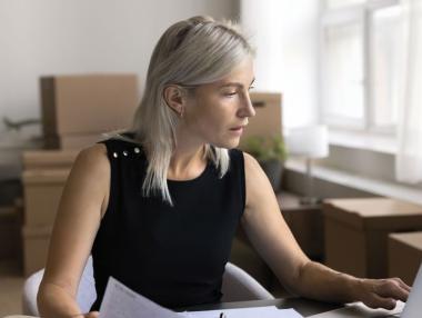 Хибридната работа ускорява кариерното развитие на жените