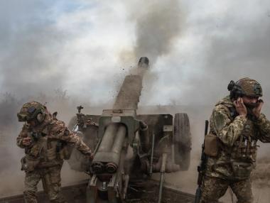 Кой колко харчи за отбрана в Европа (графики)