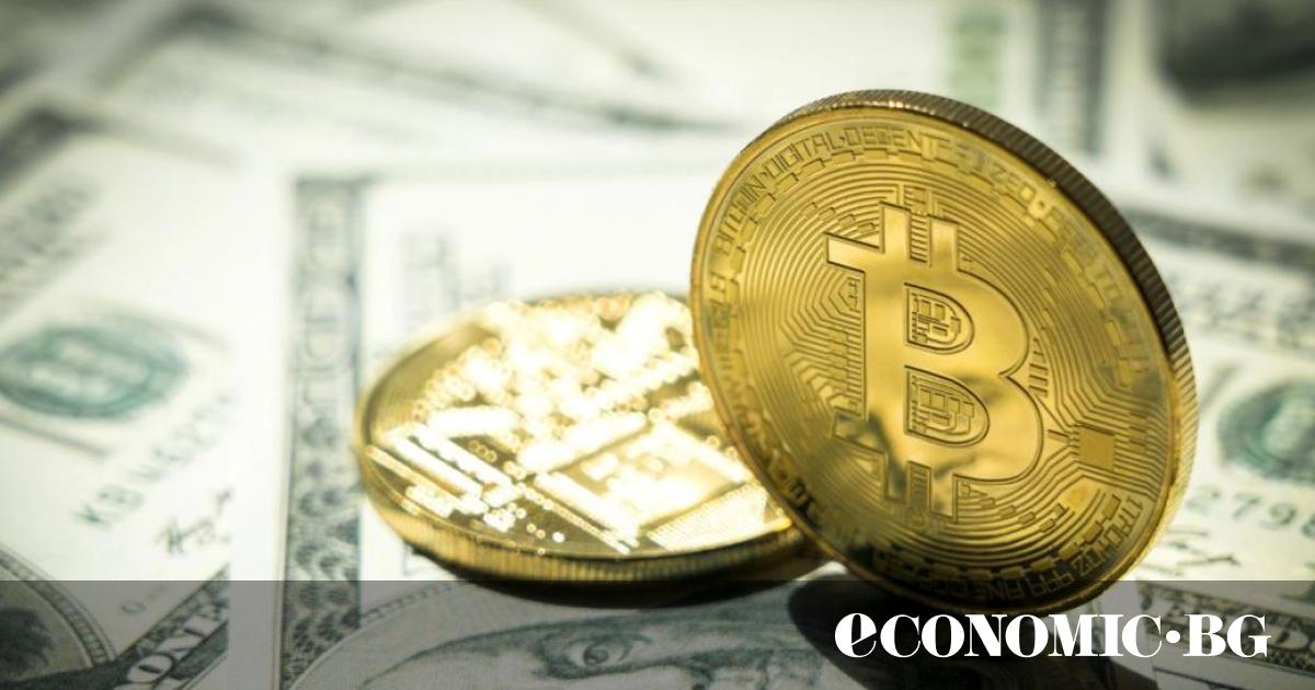 Биткойнът поевтиня в понеделник. Волатилността в цената на най-голямата криптовалута