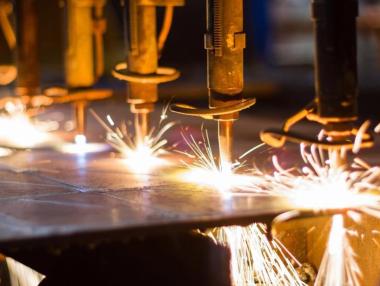 Вечерни новини: Българската индустрия пак е надолу; Очакват се 1 млн. нови работни места до 2030 г.