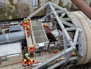 Строителството на столичното метро поскъпва с още 174 млн. лв.