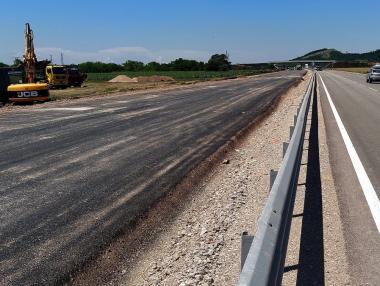 Над 1.1 млрд. лв. не достигат за магистралата до Русе и тунела под Шипка