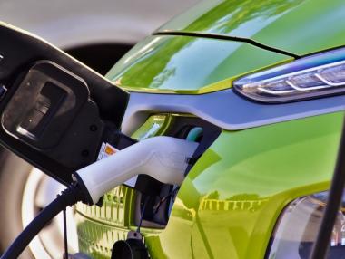 Интелигентно зареждане с гъвкави услуги: Как собствениците на електромобили могат да спестят?