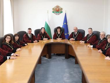 Вечерни новини: КС махна 16 депутати; Уволнените от ТЕЦ „Марица изток 3“ не се преквалифицират