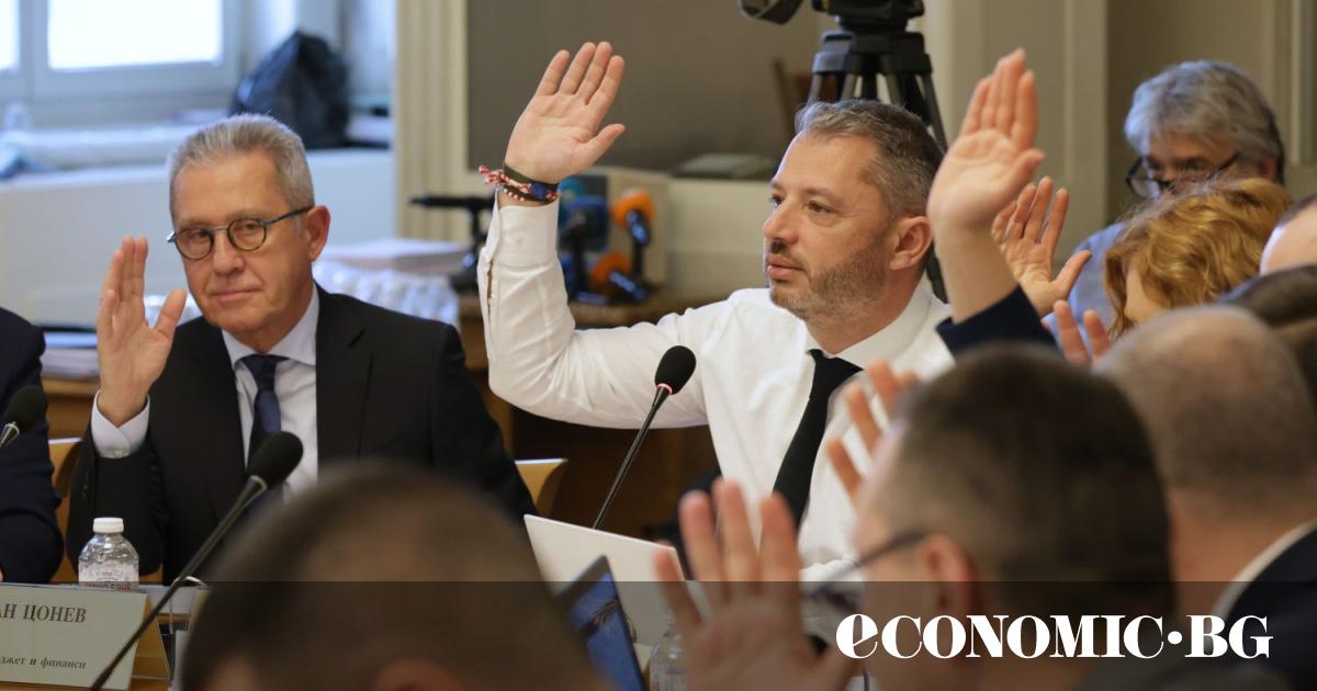 Управляващата коалиция, поне в частта ѝ ГЕРБ, БСП и ИТН,