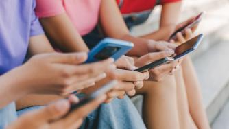 80% от децата под 12 години вече имат профил в социалните мрежи