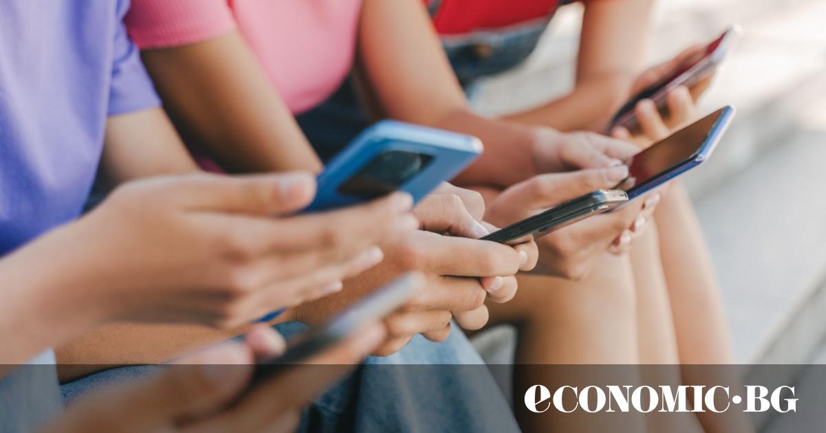 Децата стават активни потребители на интернет и социалните медии все