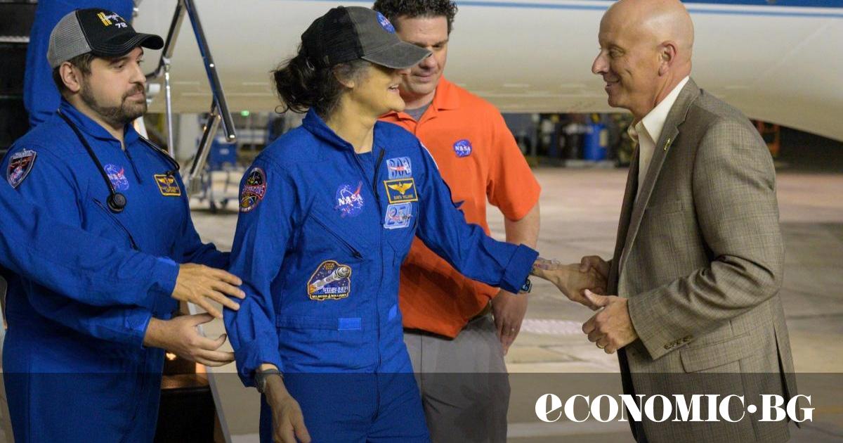 Гласуване, коледна вечеря и поддържане на форма при нулева гравитация.