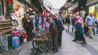 Арестът на кмета на Истанбул срина турската лира до историческо дъно