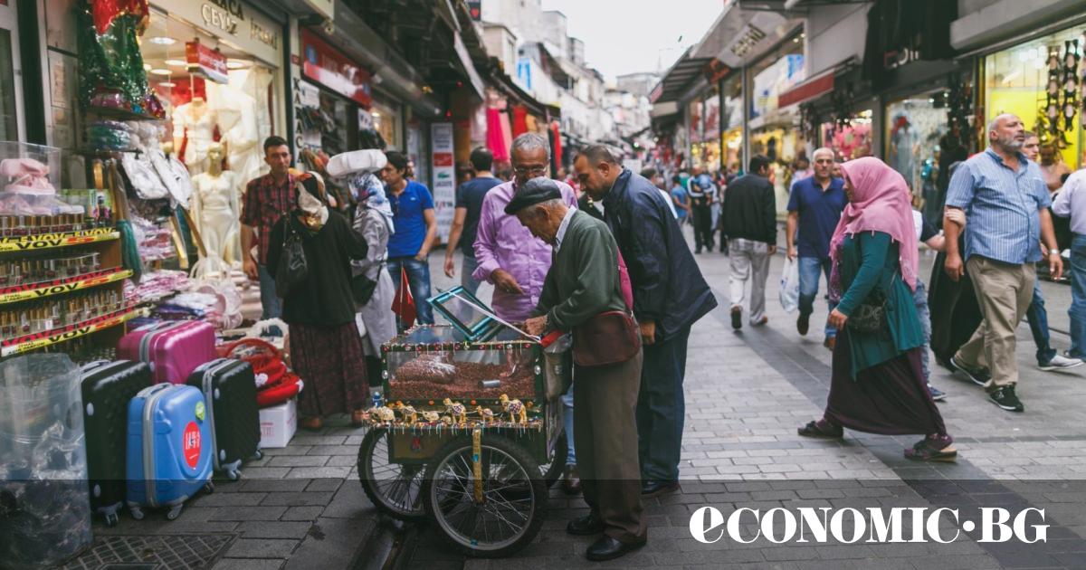 В сряда турската лира падна с 12.7% до ново историческо