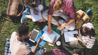 Образование в чужбина: Към кои страни се насочват българските кандидат-студенти?