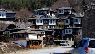 Нов начин да преоткриеш България: Турове с кола и радиостанция