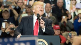 Тръмп подписа за закриването на Министерството на образованието 