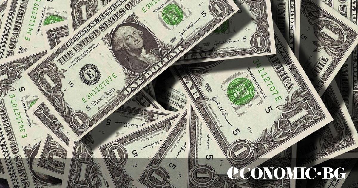 Доларът поскъпна до почти триседмичен връх във вторник на фона