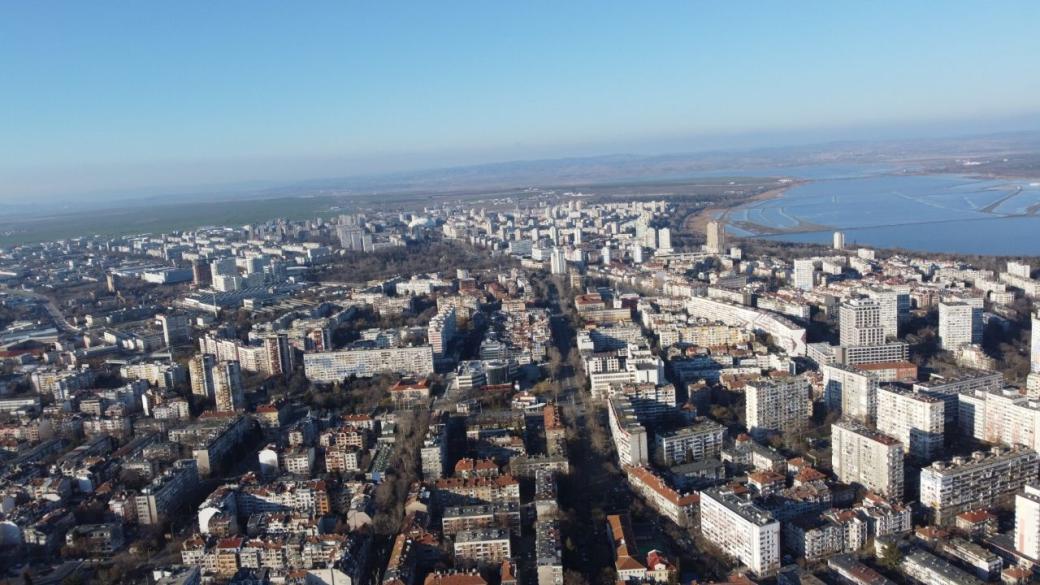 Бургаското летище „Равнец“ няма да се превръща във водороден комплекс