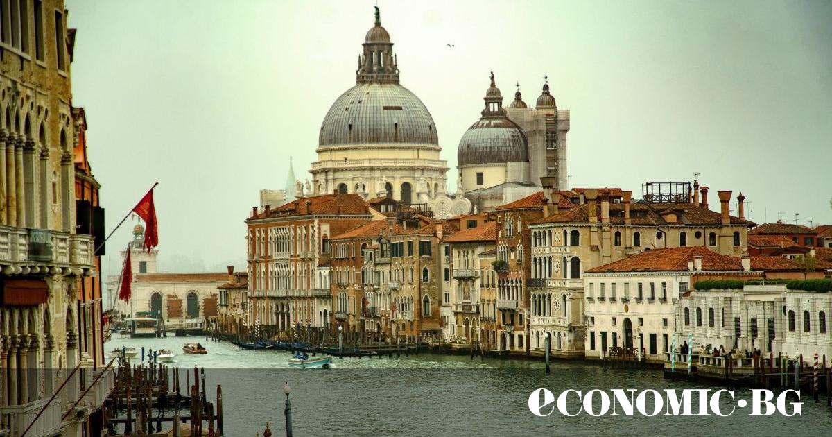 Както всеки местен знае, Венеция е обърната с главата надолу