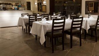 Законните работници в туризма и строителството намаляват бързо