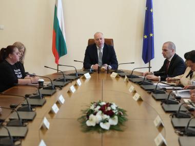 Правителството обеща вече наистина да вземе мерки срещу войната по пътищата