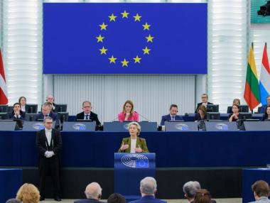 ЕС отвърна на САЩ с 25% мита върху много американски продукти