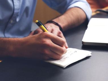 НАП ограмотява длъжниците на хазната с информационни брошури