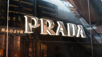 Prada купува Versace – ще връща мощта на италианската модна индустрия