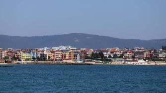 Вечерни новини: Лобира ли ЕК за Зелената сделка?; Няма кой да работи в хотелите