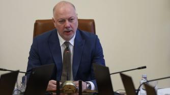 Желязков разпореди мащабна акция срещу складовете за алкохол и цигари