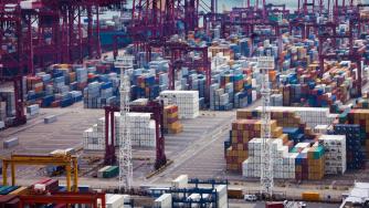 Кой плаща митата и на кого помагат?