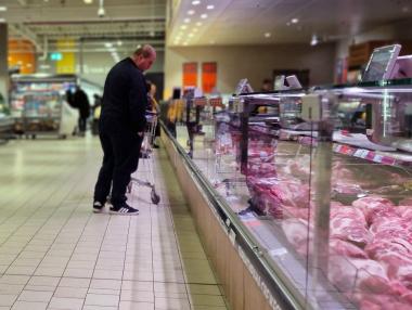 Инфлацията в България остава висока през март