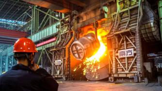 Великобритания изхвърля Китай от стоманодобивния си сектор