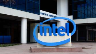 Intel се съгласи да продаде контролния дял в бизнеса в Altera