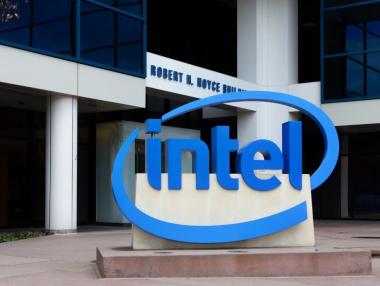Intel се съгласи да продаде контролния дял в бизнеса в Altera