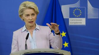 ЕС „паузира“ до юли митата срещу американски стоки